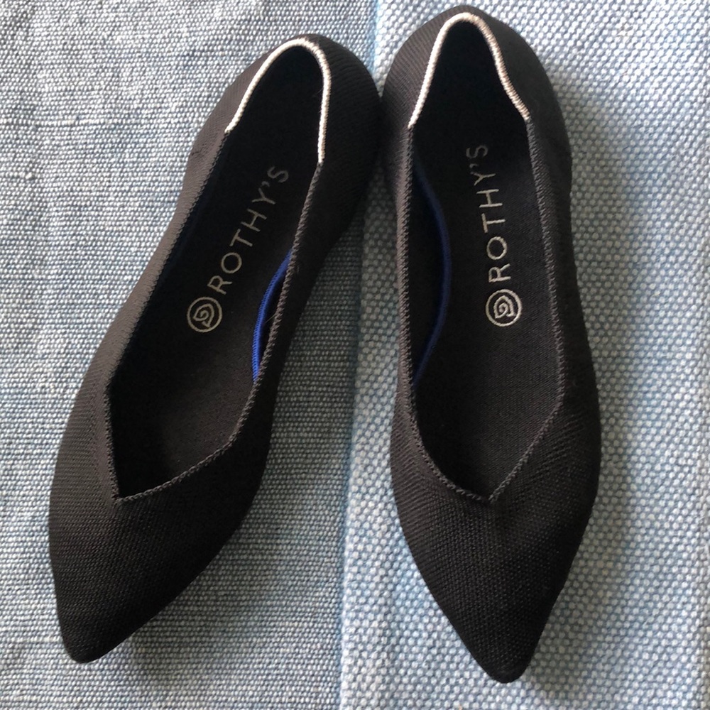 Rothy’s black point flat